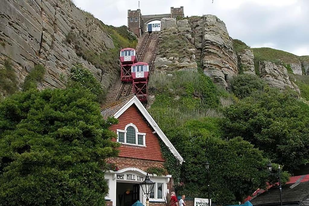 Coghurst Hall Sleeps 6, 2 Bedrooms Hastings