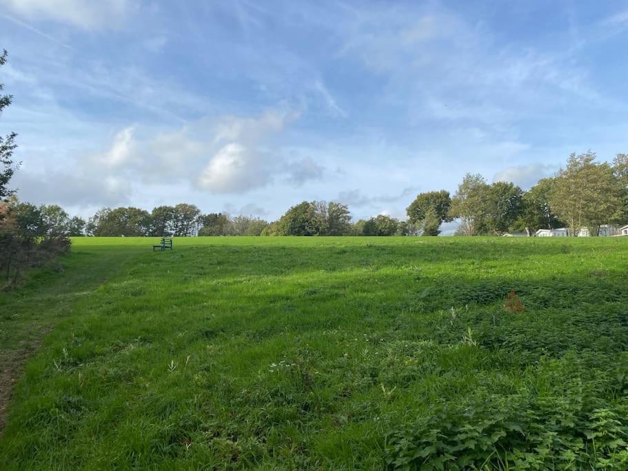Coghurst Hall Sleeps 6, 2 Bedrooms *