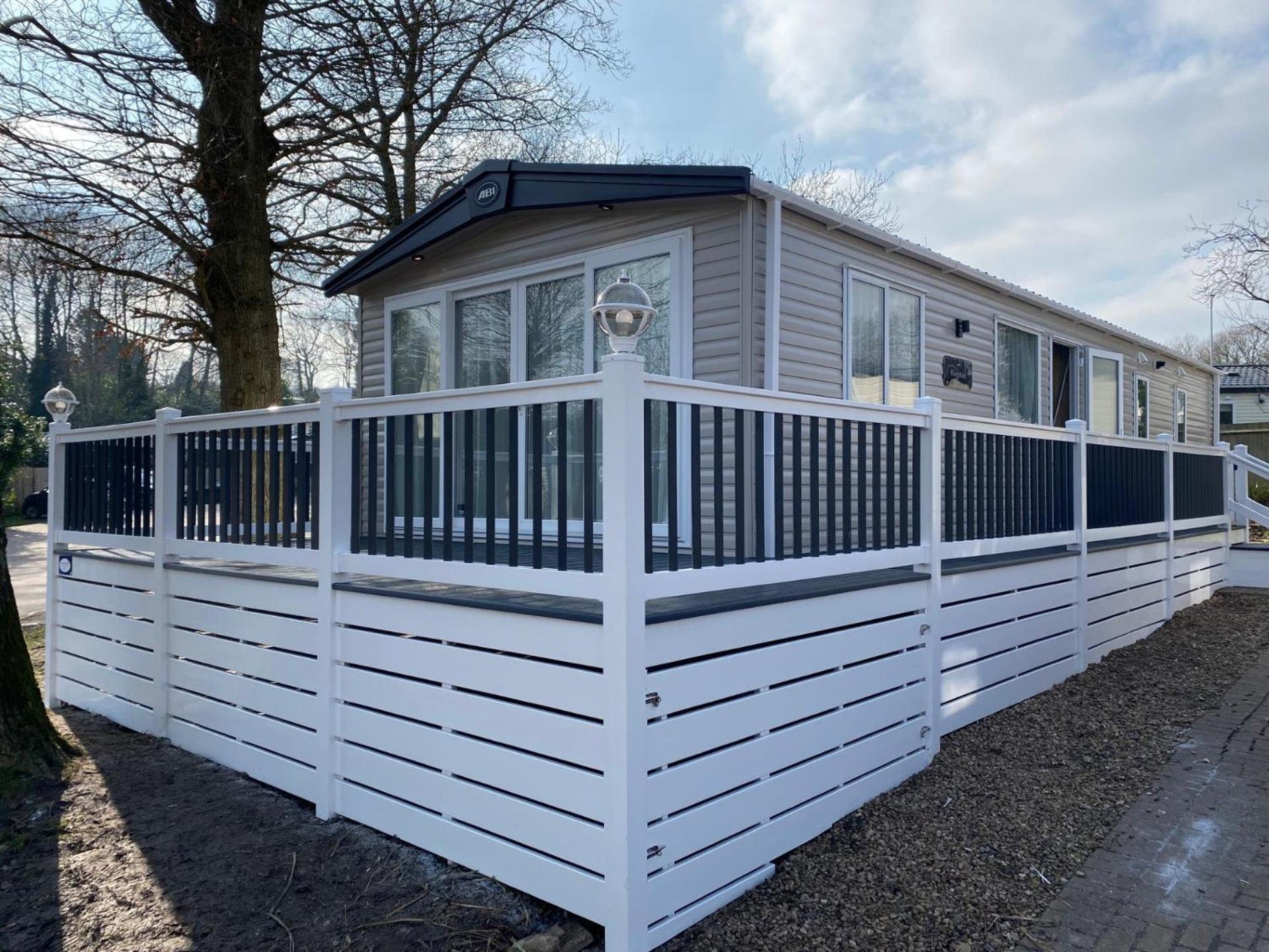 Coghurst Hall Sleeps 6, 2 Bedrooms