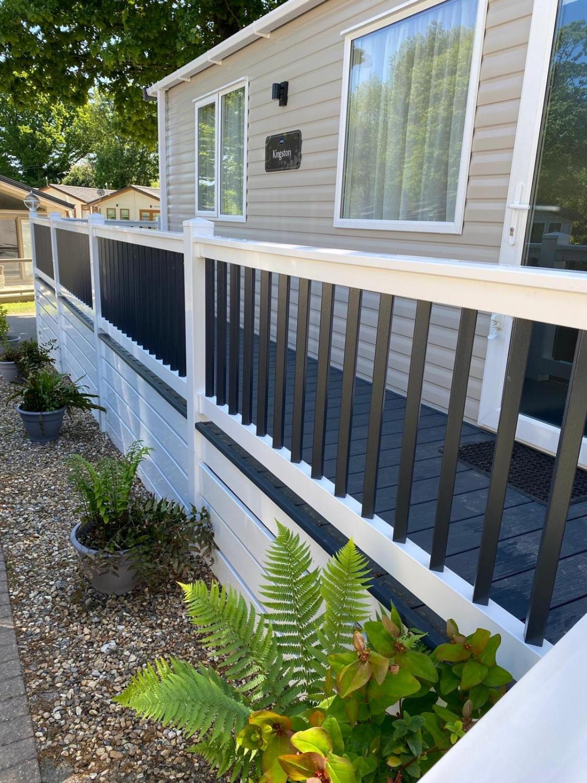 Coghurst Hall Sleeps 6, 2 Bedrooms * Hastings